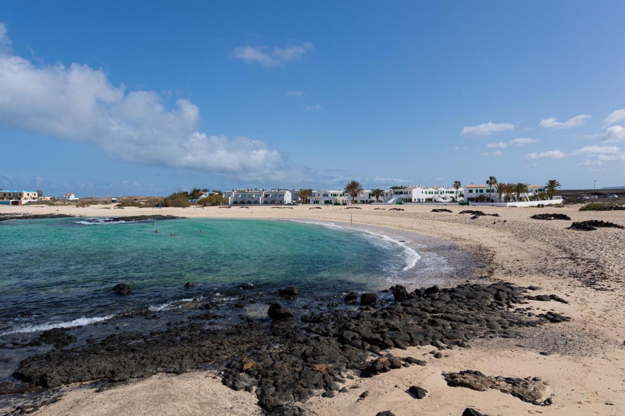 Homeforguest Modern And New Beachfront Apartment ラ・オリーバ エクステリア 写真