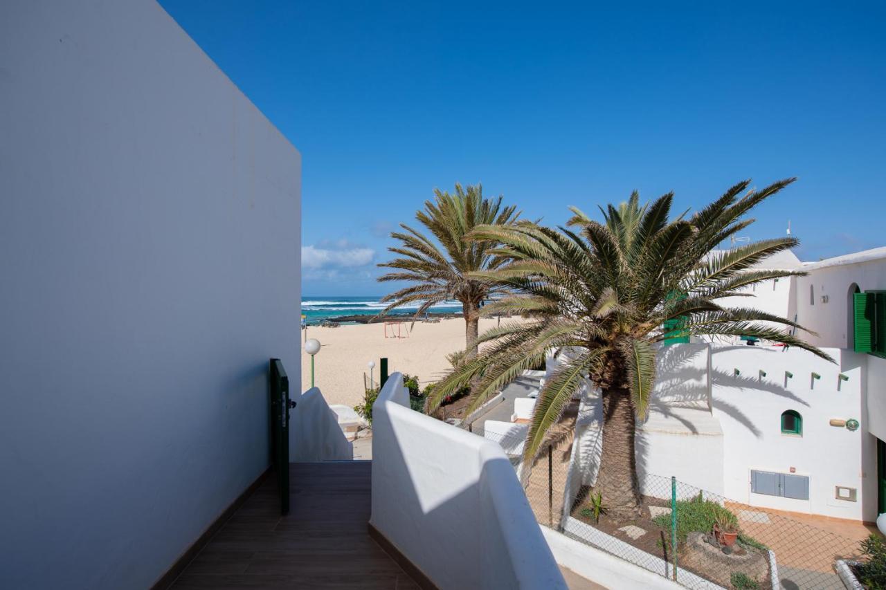 Homeforguest Modern And New Beachfront Apartment ラ・オリーバ エクステリア 写真