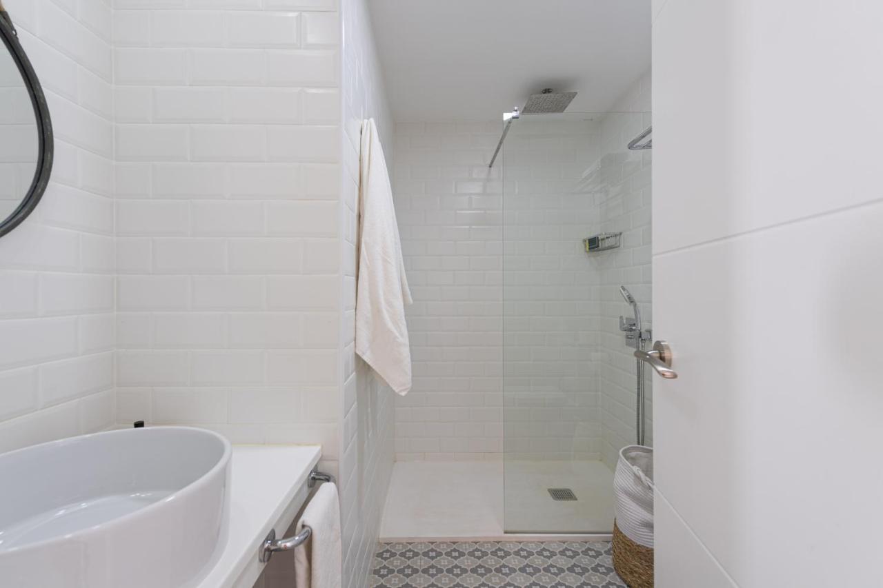 Homeforguest Modern And New Beachfront Apartment ラ・オリーバ エクステリア 写真